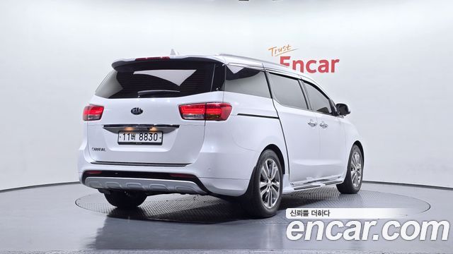 Kia Canival 2016 — photo 2