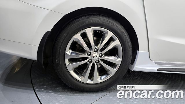 Kia Canival 2016 — photo 5