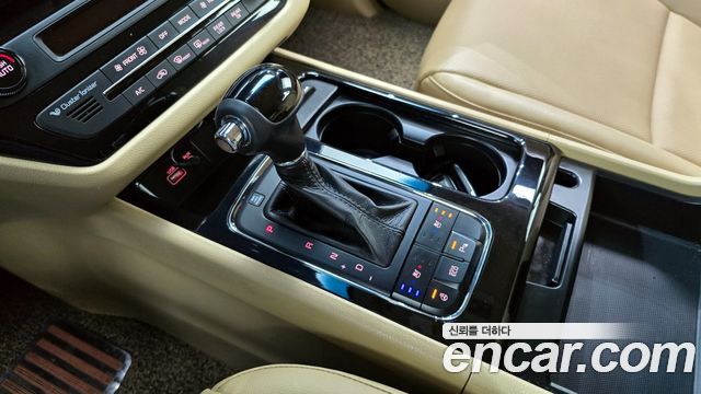 Kia Canival 2016 — photo 12