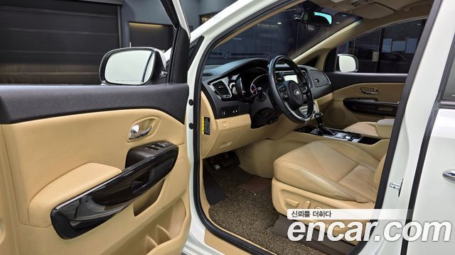 Kia Canival 2016 — photo 13