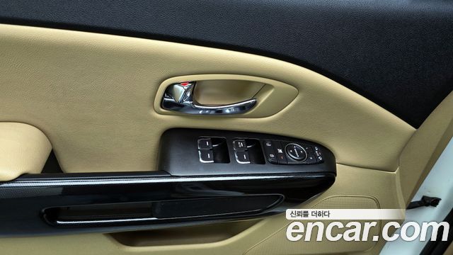 Kia Canival 2016 — photo 23
