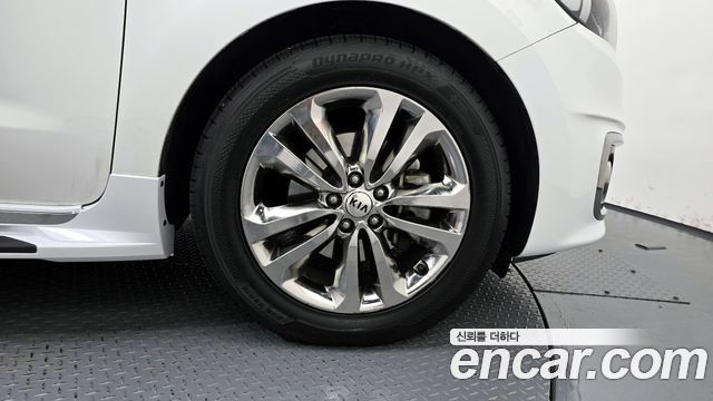 Kia Canival 2016 — photo 7
