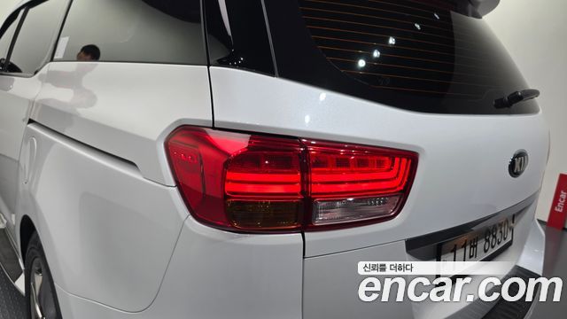 Kia Canival 2016 — photo 9