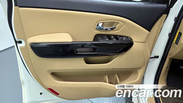 Kia Canival 2016 — photo 14