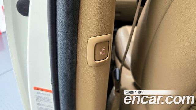 Kia Canival 2016 — photo 28