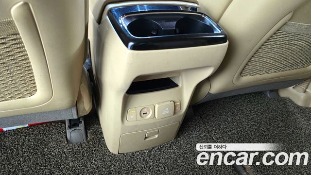 Kia Canival 2016 — photo 29