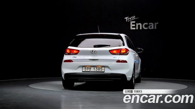 Hyundai i30 2018 — photo 4