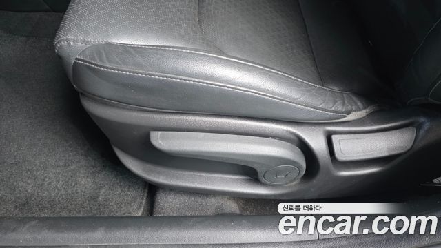 Hyundai i30 2018 — photo 19