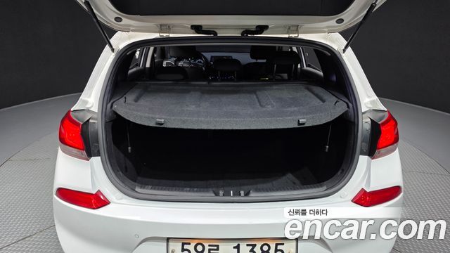 Hyundai i30 2018 — photo 20