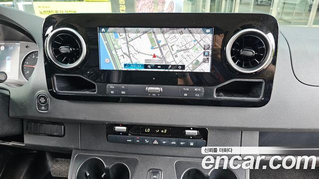 Mercedes-Benz Sprinter 2022 — photo 19