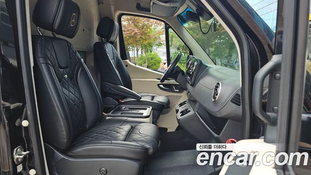 Mercedes-Benz Sprinter 2022 — photo 16
