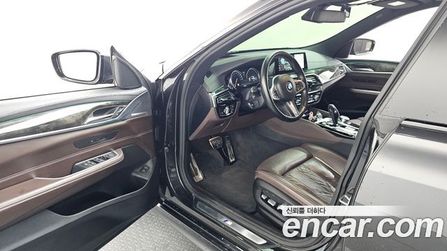 BMW Gran Turismo 2018 — photo 10