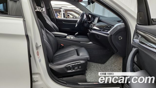BMW X6 2016 — photo 11