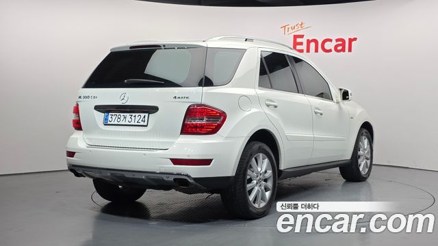 Mercedes-Benz M-class 2011 — photo 2