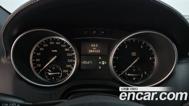 Mercedes-Benz M-class 2011 — photo 8