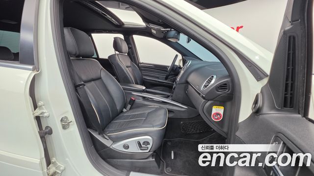 Mercedes-Benz M-class 2011 — photo 10
