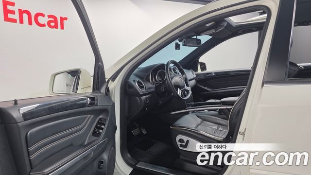 Mercedes-Benz M-class 2011 — photo 12