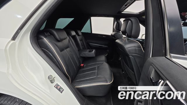 Mercedes-Benz M-class 2011 — photo 19