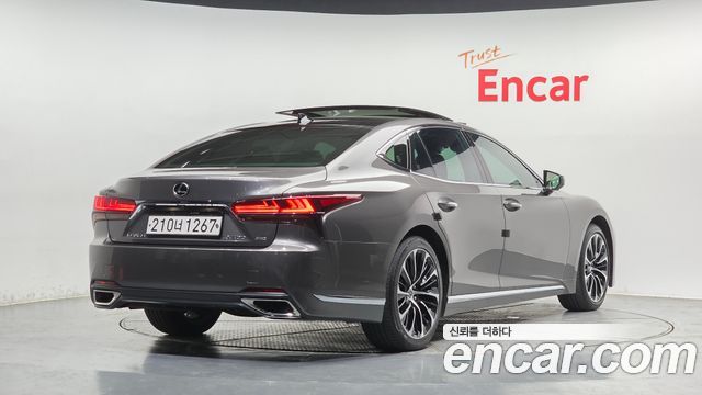 Lexus LS 2021 — photo 2