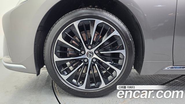 Lexus LS 2021 — photo 5