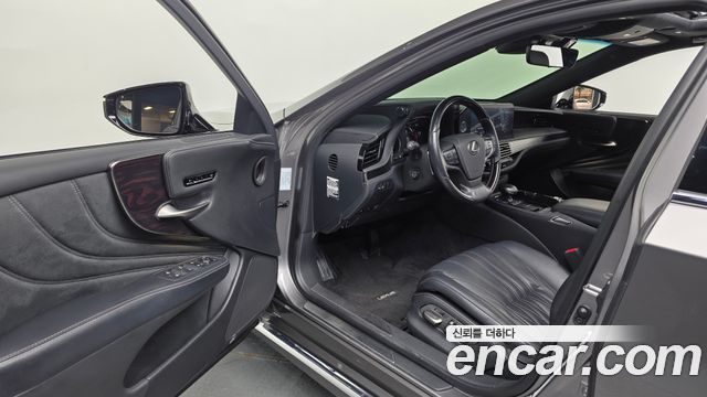 Lexus LS 2021 — photo 13