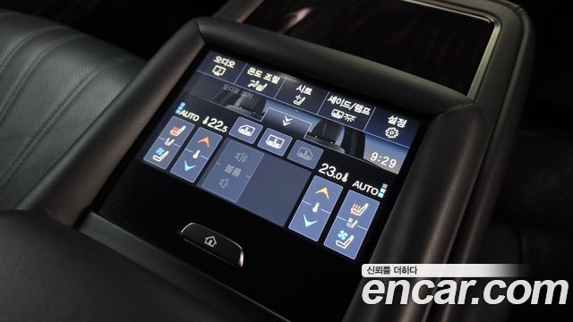 Lexus LS 2021 — photo 24