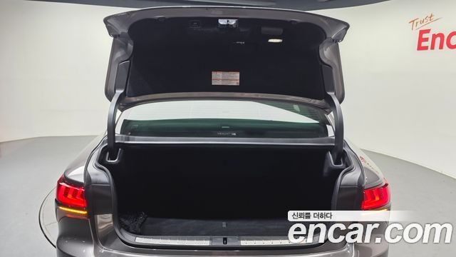Lexus LS 2021 — photo 26