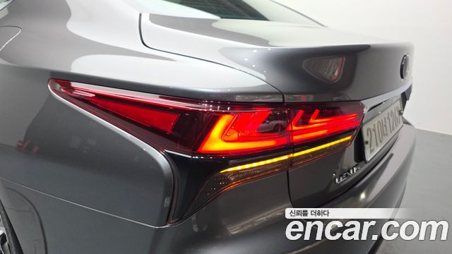 Lexus LS 2021 — photo 9
