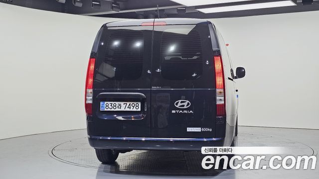 Hyundai Staria 2025 — photo 4