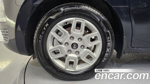 Hyundai Staria 2025 — photo 5