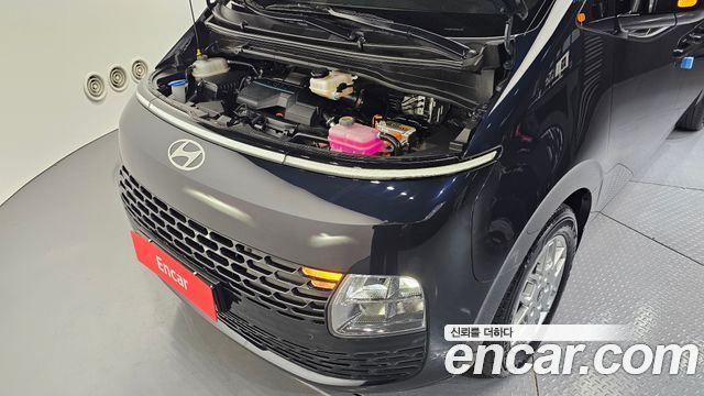 Hyundai Staria 2025 — photo 6