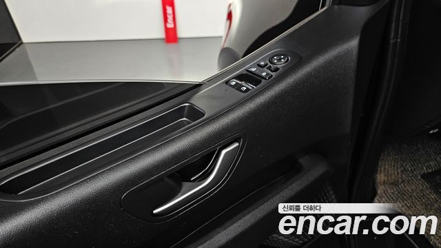 Hyundai Staria 2025 — photo 18