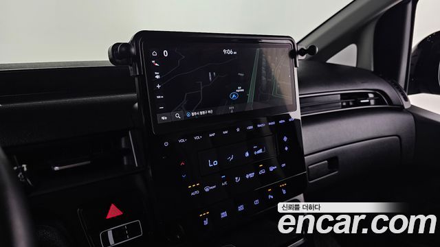 Hyundai Staria 2025 — photo 22