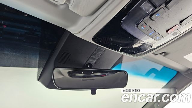 Hyundai Staria 2025 — photo 26