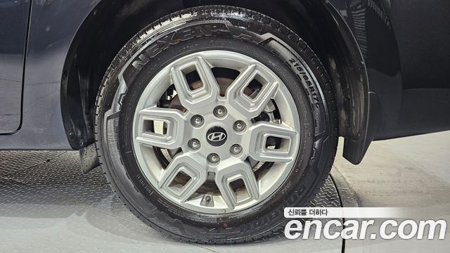Hyundai Staria 2025 — photo 7