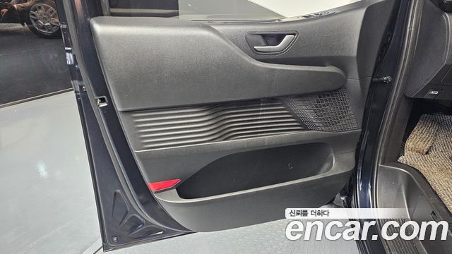 Hyundai Staria 2025 — photo 14