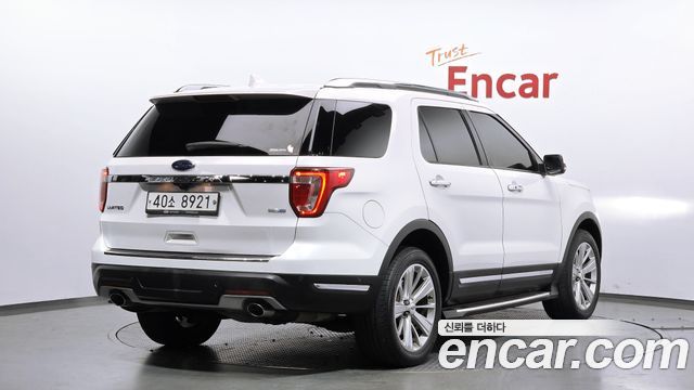 Ford Explorer 2019 — photo 2