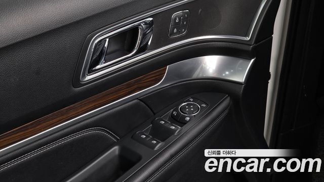 Ford Explorer 2019 — photo 16