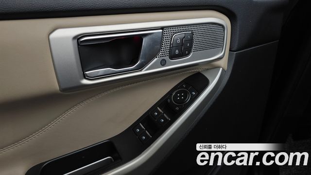 Ford Explorer 2020 — photo 23