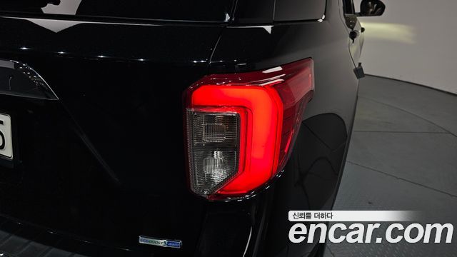 Ford Explorer 2020 — photo 9
