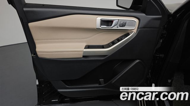 Ford Explorer 2020 — photo 14