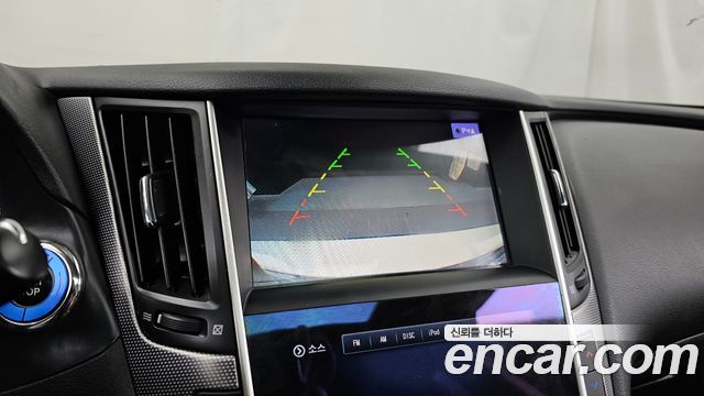 Infiniti Q50 2016 — photo 15