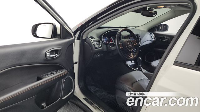 Jeep Compass 2021 — photo 13