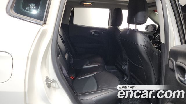 Jeep Compass 2021 — photo 17