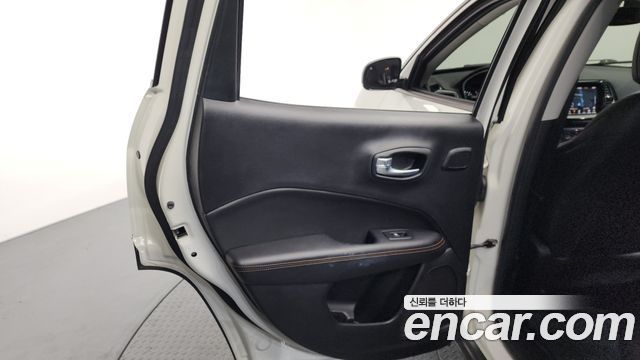 Jeep Compass 2021 — photo 15