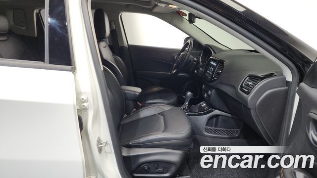 Jeep Compass 2021 — photo 16