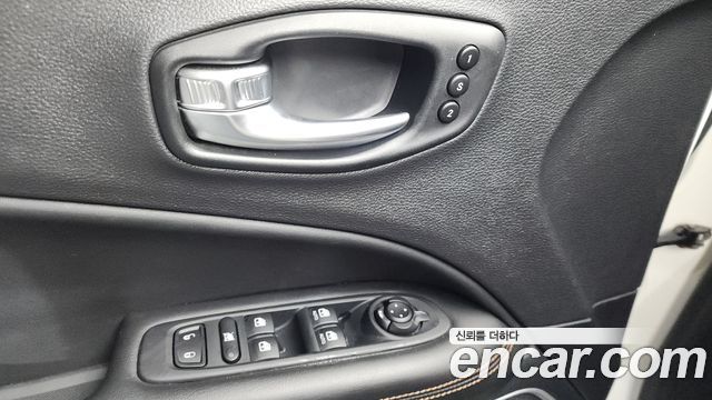 Jeep Compass 2021 — photo 36