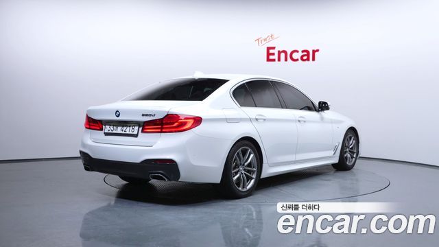 BMW 5-Series 2019 — photo 2