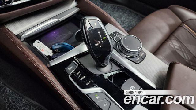 BMW 5-Series 2019 — photo 9