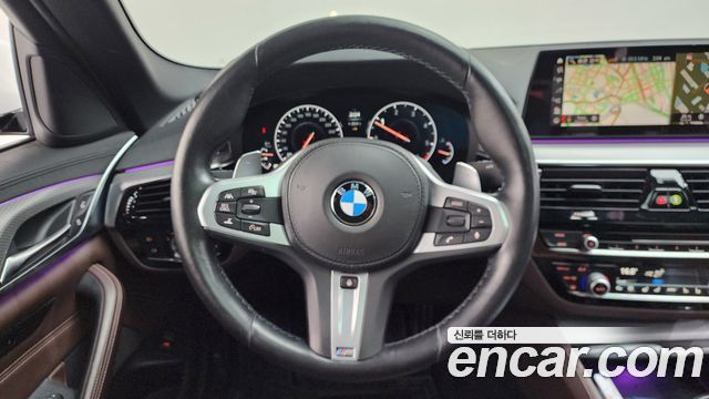BMW 5-Series 2019 — photo 13